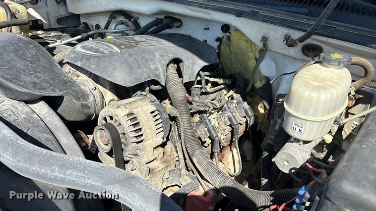 image for item ED2214 2005 Chevrolet Silverado 3500 utility bed pickup truck