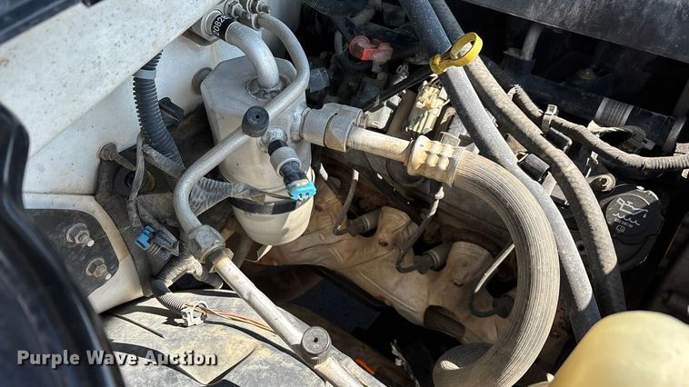 image for item ED2214 2005 Chevrolet Silverado 3500 utility bed pickup truck