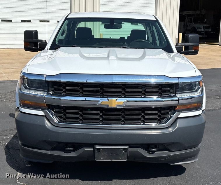 image for item ED2215 2018 Chevrolet Silverado 1500 Crew Cab pickup truck