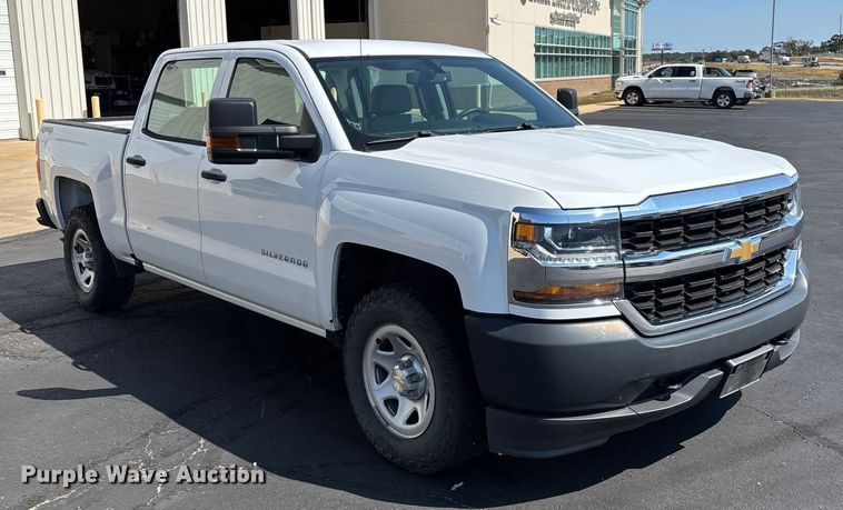 image for item ED2215 2018 Chevrolet Silverado 1500 Crew Cab pickup truck