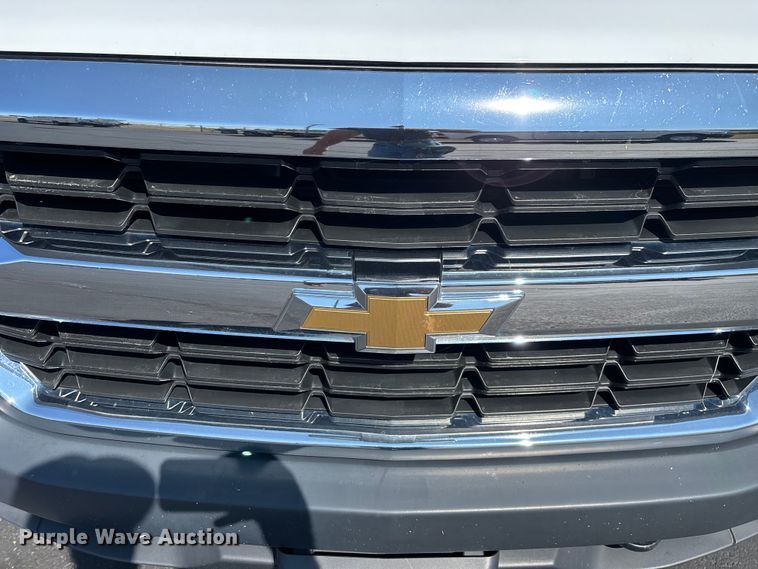 image for item ED2215 2018 Chevrolet Silverado 1500 Crew Cab pickup truck