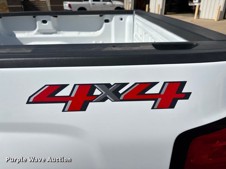 image for item ED2215 2018 Chevrolet Silverado 1500 Crew Cab pickup truck