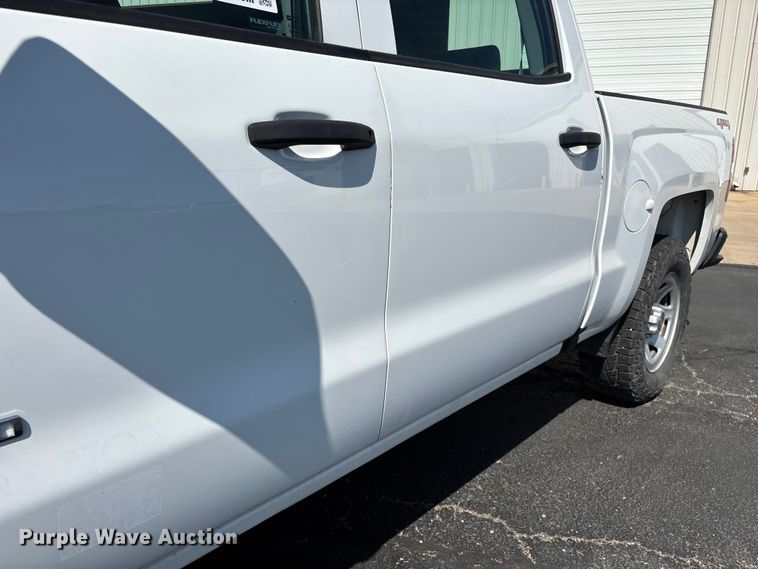 image for item ED2215 2018 Chevrolet Silverado 1500 Crew Cab pickup truck