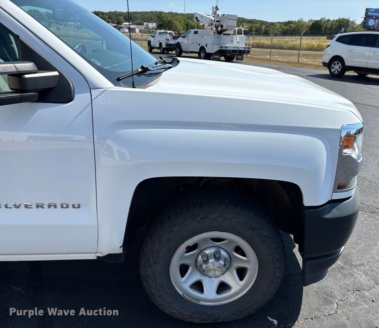 image for item ED2215 2018 Chevrolet Silverado 1500 Crew Cab pickup truck