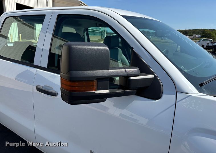 image for item ED2215 2018 Chevrolet Silverado 1500 Crew Cab pickup truck