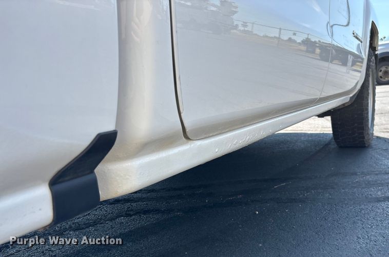 image for item ED2215 2018 Chevrolet Silverado 1500 Crew Cab pickup truck