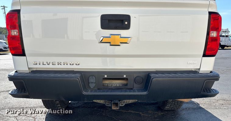 image for item ED2215 2018 Chevrolet Silverado 1500 Crew Cab pickup truck