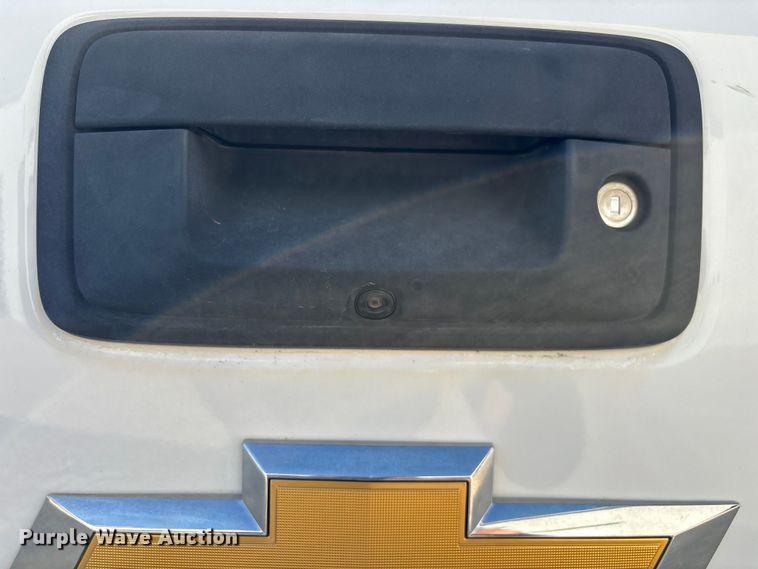 image for item ED2215 2018 Chevrolet Silverado 1500 Crew Cab pickup truck