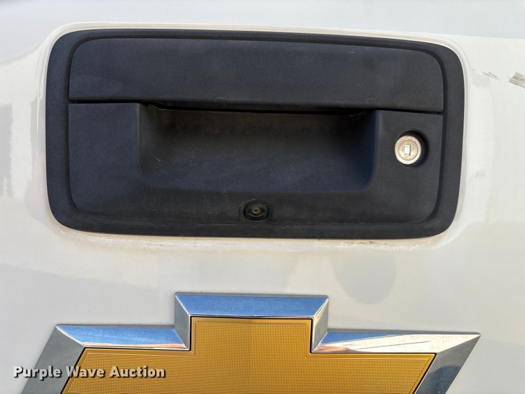 image for item ED2215 2018 Chevrolet Silverado 1500 Crew Cab pickup truck