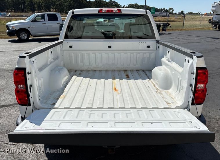 image for item ED2215 2018 Chevrolet Silverado 1500 Crew Cab pickup truck