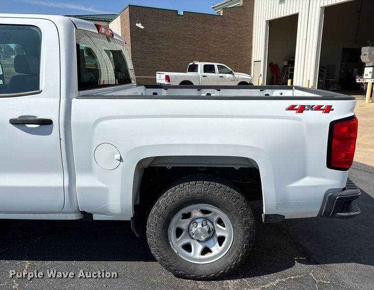 image for item ED2215 2018 Chevrolet Silverado 1500 Crew Cab pickup truck