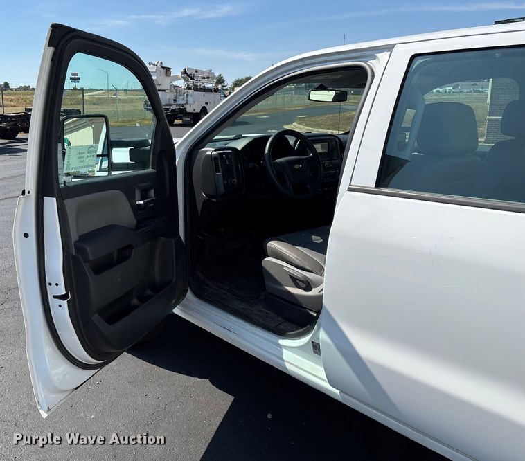 image for item ED2215 2018 Chevrolet Silverado 1500 Crew Cab pickup truck