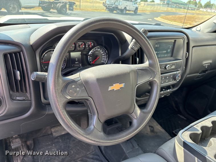 image for item ED2215 2018 Chevrolet Silverado 1500 Crew Cab pickup truck