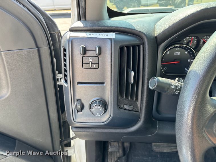 image for item ED2215 2018 Chevrolet Silverado 1500 Crew Cab pickup truck