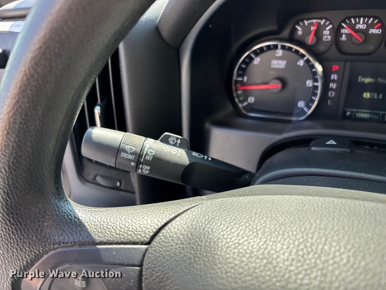 image for item ED2215 2018 Chevrolet Silverado 1500 Crew Cab pickup truck