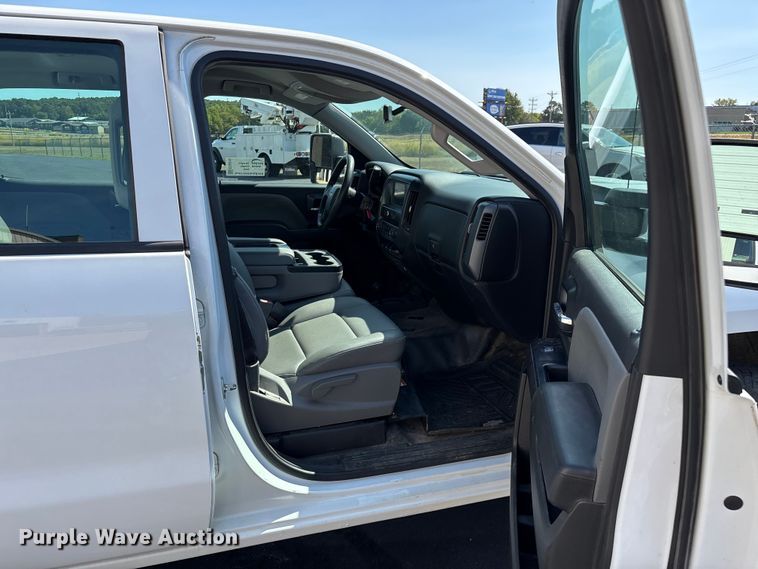 image for item ED2215 2018 Chevrolet Silverado 1500 Crew Cab pickup truck