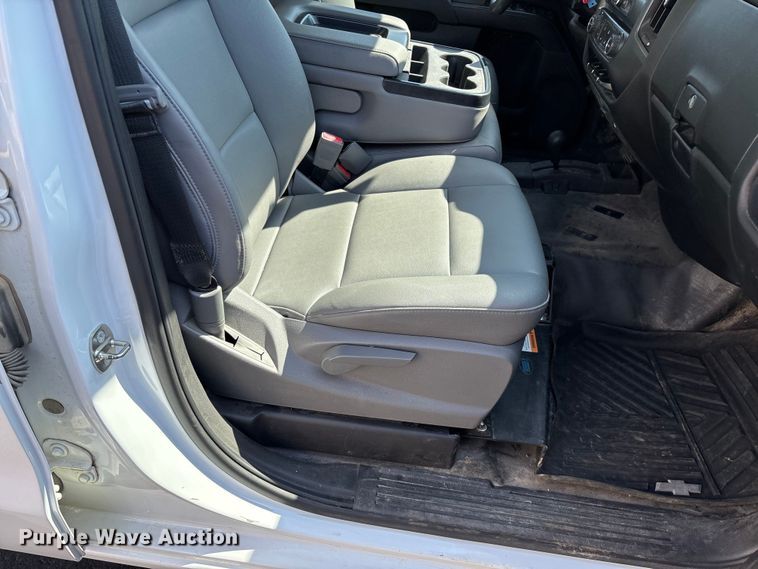 image for item ED2215 2018 Chevrolet Silverado 1500 Crew Cab pickup truck