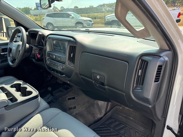 image for item ED2215 2018 Chevrolet Silverado 1500 Crew Cab pickup truck