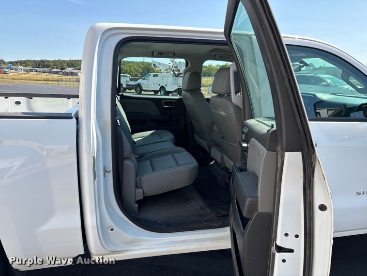 image for item ED2215 2018 Chevrolet Silverado 1500 Crew Cab pickup truck