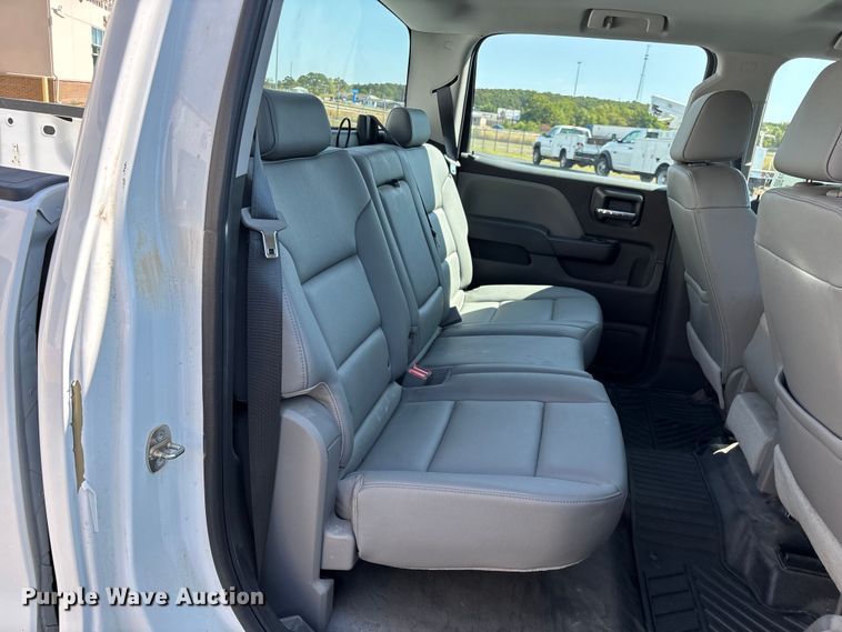 image for item ED2215 2018 Chevrolet Silverado 1500 Crew Cab pickup truck