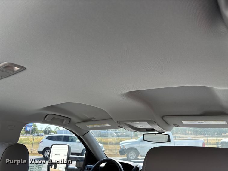 image for item ED2215 2018 Chevrolet Silverado 1500 Crew Cab pickup truck