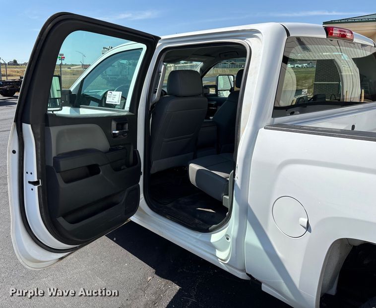 image for item ED2215 2018 Chevrolet Silverado 1500 Crew Cab pickup truck