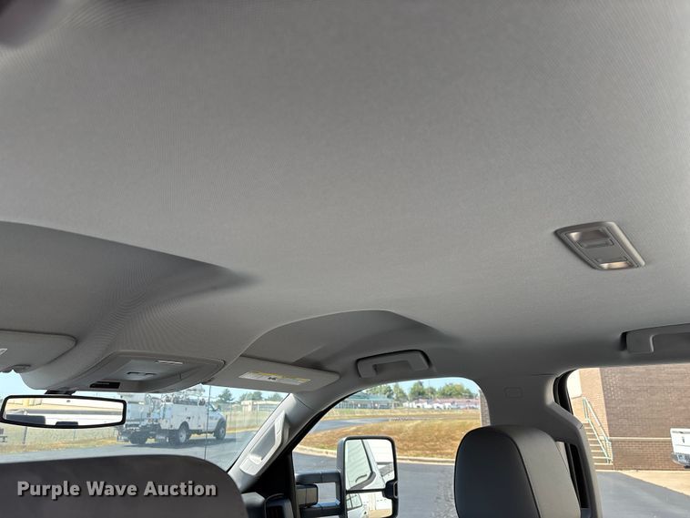 image for item ED2215 2018 Chevrolet Silverado 1500 Crew Cab pickup truck