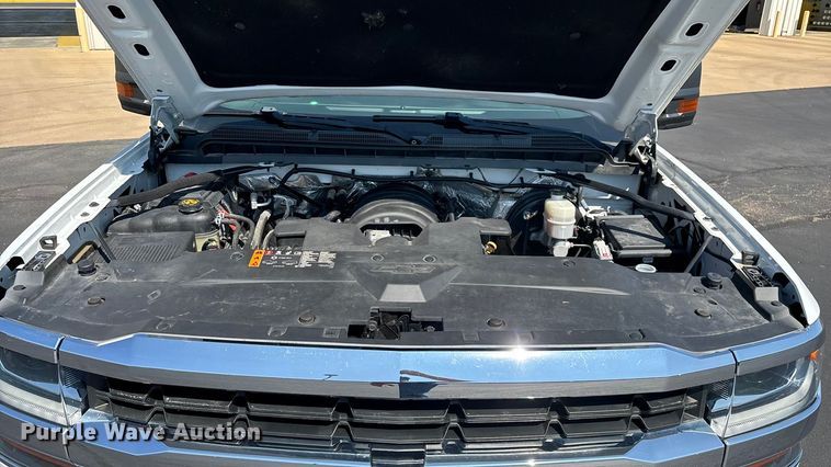 image for item ED2215 2018 Chevrolet Silverado 1500 Crew Cab pickup truck