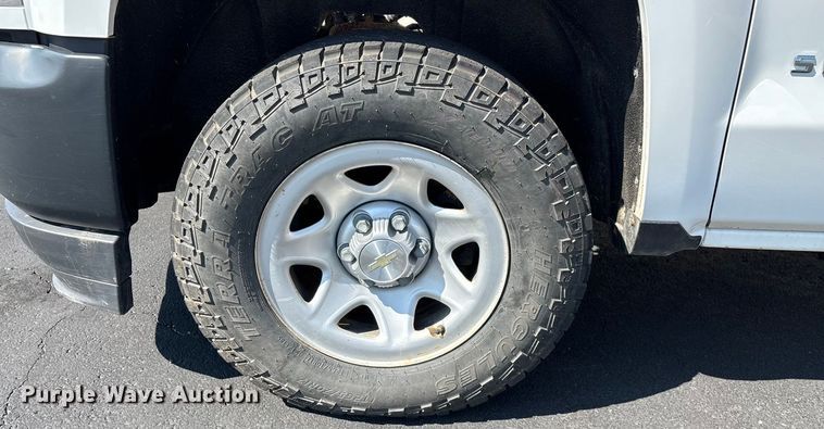 image for item ED2215 2018 Chevrolet Silverado 1500 Crew Cab pickup truck