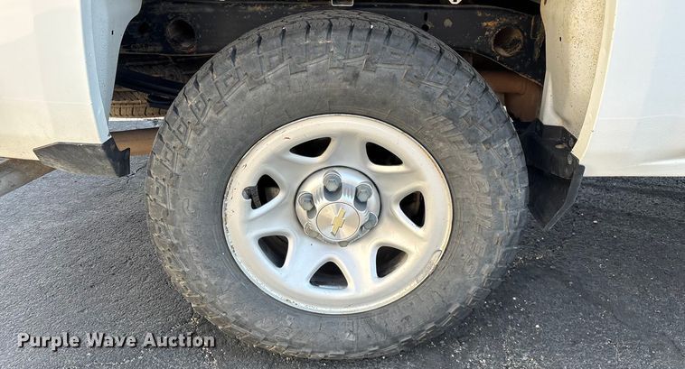 image for item ED2215 2018 Chevrolet Silverado 1500 Crew Cab pickup truck