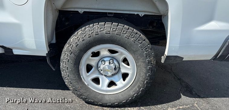 image for item ED2215 2018 Chevrolet Silverado 1500 Crew Cab pickup truck