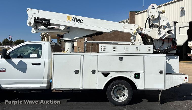 image for item ED2216 2012 Dodge Ram 5500 bucket truck