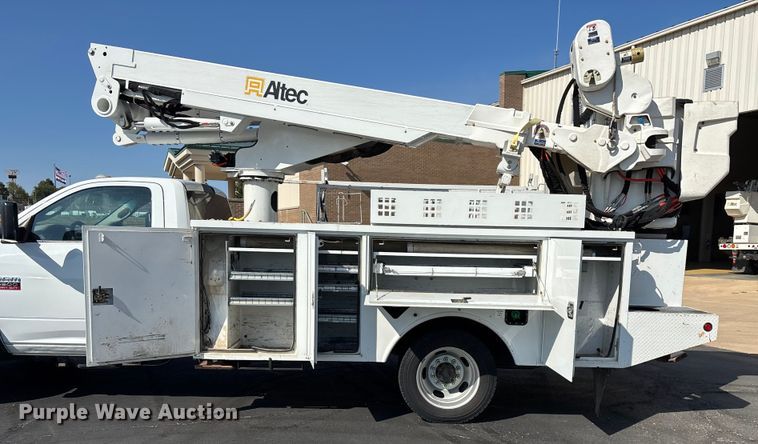 image for item ED2216 2012 Dodge Ram 5500 bucket truck