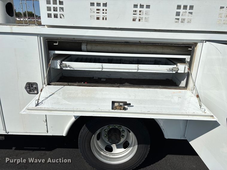 image for item ED2216 2012 Dodge Ram 5500 bucket truck