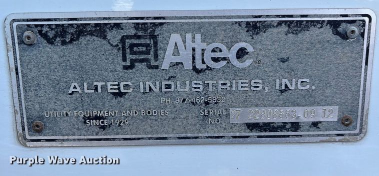 image for item ED2216 2012 Dodge Ram 5500 bucket truck