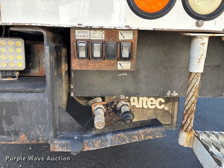 image for item ED2216 2012 Dodge Ram 5500 bucket truck