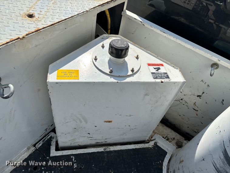 image for item ED2216 2012 Dodge Ram 5500 bucket truck