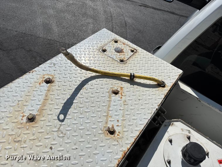 image for item ED2216 2012 Dodge Ram 5500 bucket truck