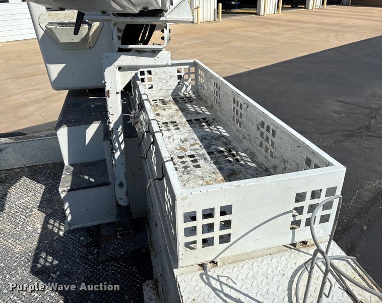 image for item ED2216 2012 Dodge Ram 5500 bucket truck