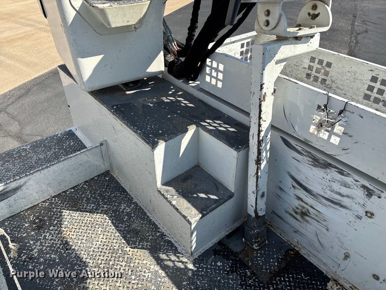 image for item ED2216 2012 Dodge Ram 5500 bucket truck