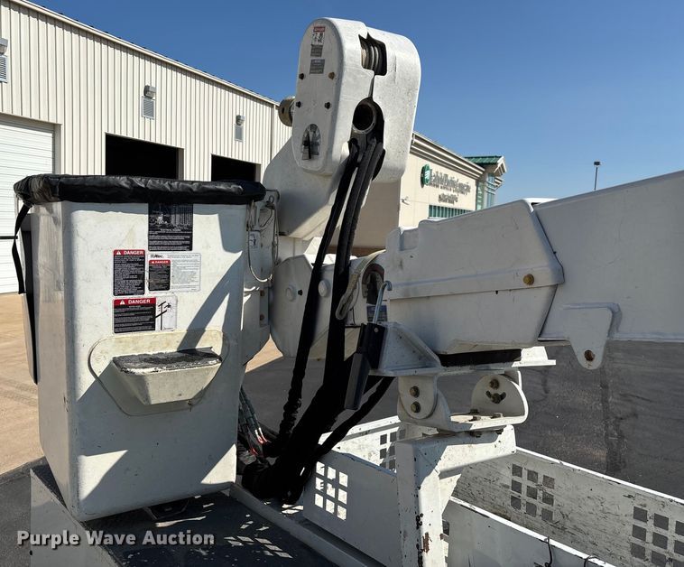 image for item ED2216 2012 Dodge Ram 5500 bucket truck