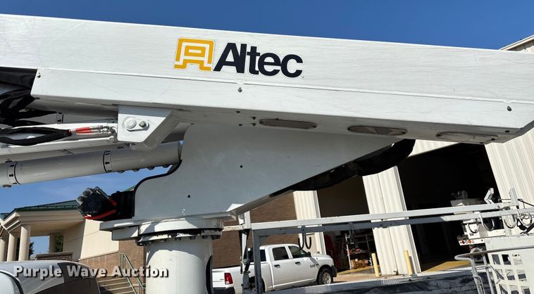 image for item ED2216 2012 Dodge Ram 5500 bucket truck