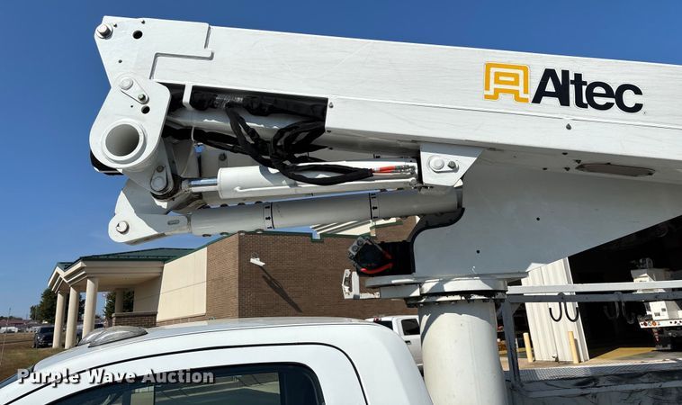 image for item ED2216 2012 Dodge Ram 5500 bucket truck