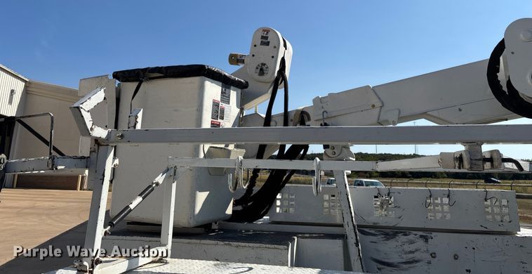 image for item ED2216 2012 Dodge Ram 5500 bucket truck