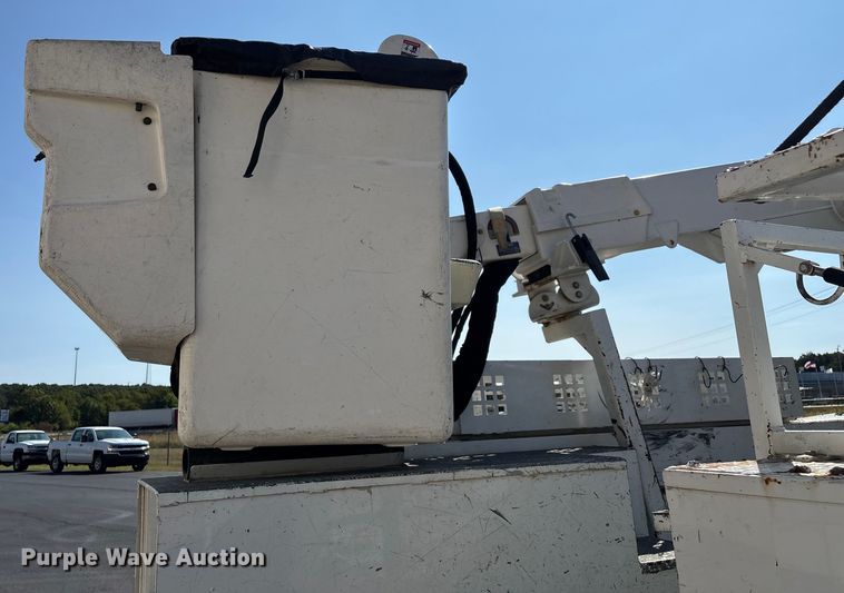 image for item ED2216 2012 Dodge Ram 5500 bucket truck