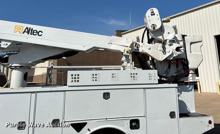 image for item ED2216 2012 Dodge Ram 5500 bucket truck