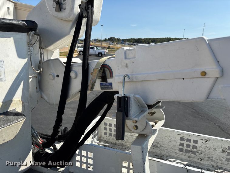 image for item ED2216 2012 Dodge Ram 5500 bucket truck