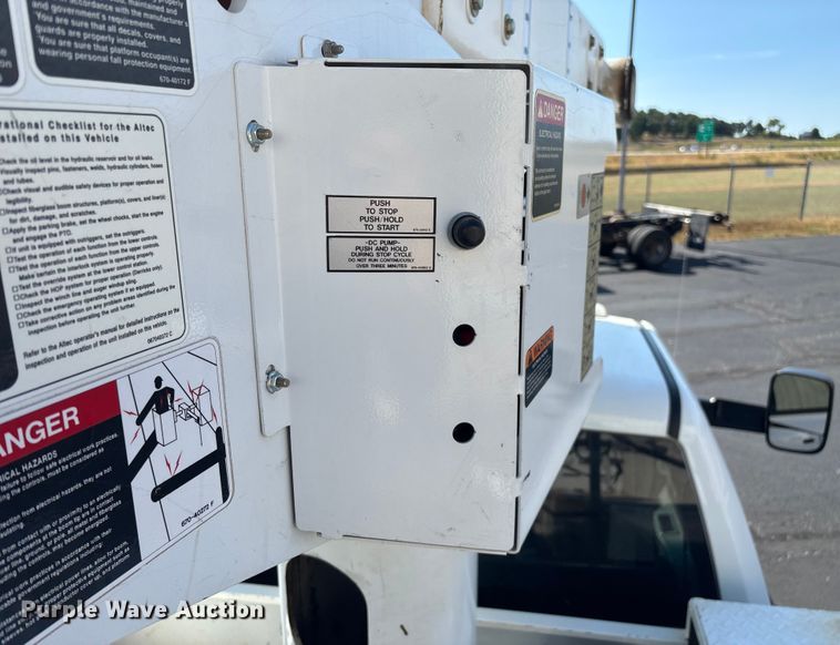 image for item ED2216 2012 Dodge Ram 5500 bucket truck