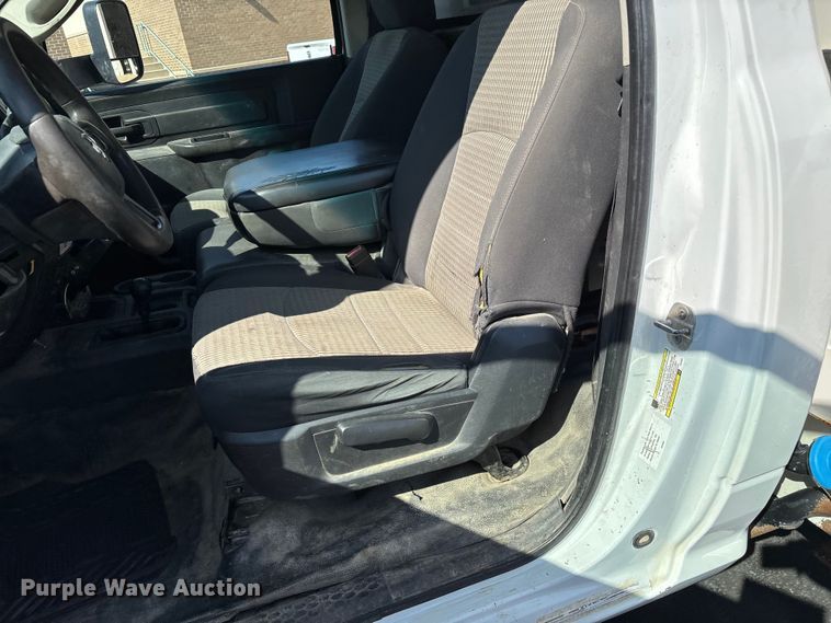 image for item ED2216 2012 Dodge Ram 5500 bucket truck