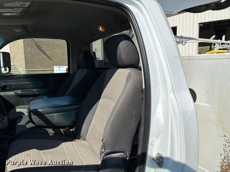 image for item ED2216 2012 Dodge Ram 5500 bucket truck